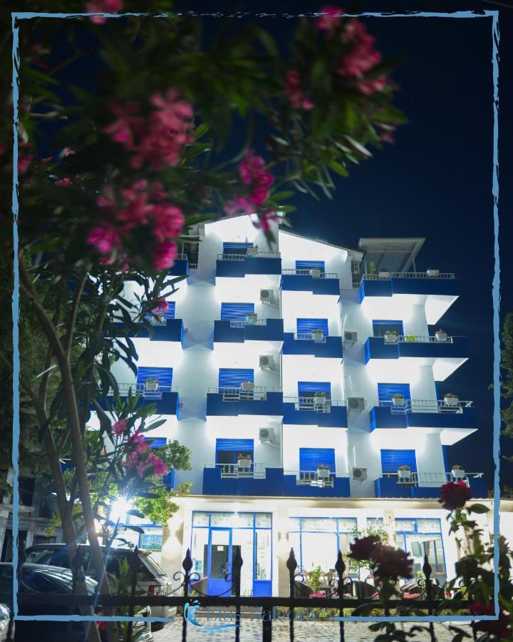 Blue Balcony Hotel Golem  Ngoại thất bức ảnh